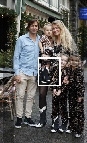 Amsterdam 9 november 2022
Presentatie kledinglijn  Iris Zeilstra bij restaurant de Luwte. Iris met man en hun kinderen