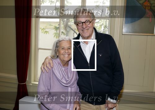 Amsterdam 17 november 2022
In theater Betty Asfalt viert Annemarie Oster haar 80e verjaardag . Jeroen Krabbe kwam met zijn vrouw Herma Krabbe