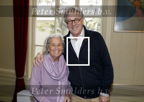 Amsterdam 17 november 2022
In theater Betty Asfalt viert Annemarie Oster haar 80e verjaardag . Jeroen Krabbe kwam met zijn vrouw Herma Krabbe