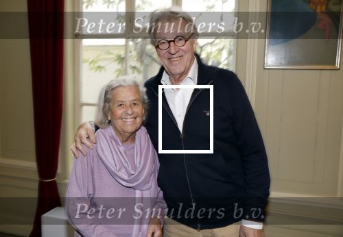 Amsterdam 17 november 2022
In theater Betty Asfalt viert Annemarie Oster haar 80e verjaardag . Jeroen Krabbe kwam met zijn vrouw Herma Krabbe