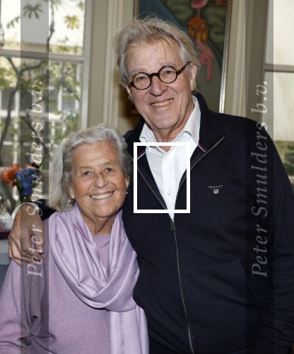Amsterdam 17 november 2022
In theater Betty Asfalt viert Annemarie Oster haar 80e verjaardag . Jeroen Krabbe kwam met zijn vrouw Herma Krabbe