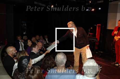 Amsterdam 17 november 2022
In theater Betty Asfalt viert Annemarie Oster haar 80e verjaardag . Jeroen Krabbe geeft cadeau aan Annemarie Oster