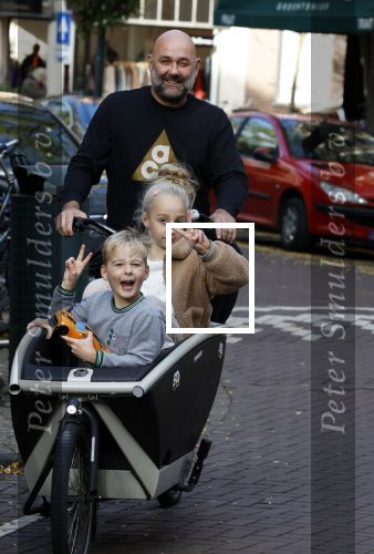 Amsterdam 26 oktober 2022
Jeroen v d Bergh met zijn kindeen in de bakfiets