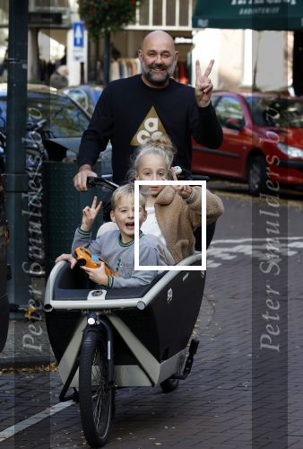 Amsterdam 26 oktober 2022
Jeroen v d Bergh met zijn kindeen in de bakfiets