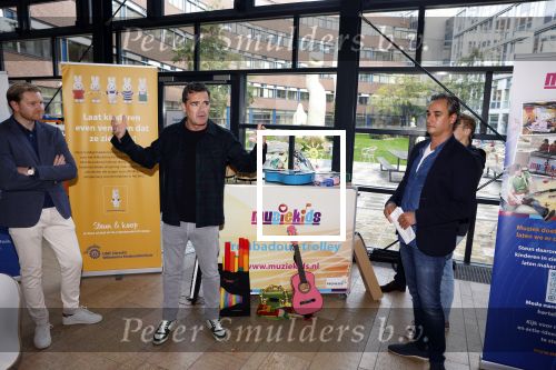 Utrecht 25 oktober 2022
Jeroen v d Boom reikt prijs uit in het Wilhelmina kinderziekenhuis in Utrecht.