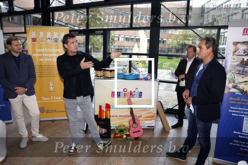 Utrecht 25 oktober 2022
Jeroen v d Boom reikt prijs uit in het Wilhelmina kinderziekenhuis in Utrecht.