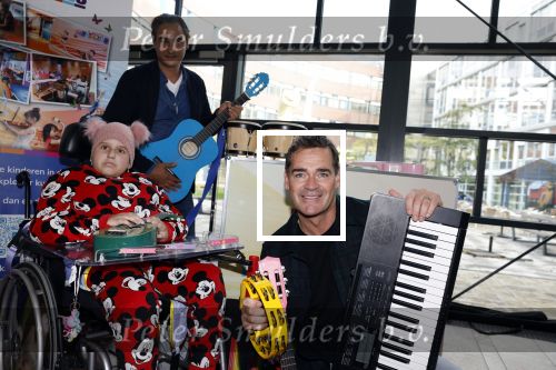 Utrecht 25 oktober 2022
Jeroen v d Boom reikt prijs uit in het Wilhelmina kinderziekenhuis in Utrecht.