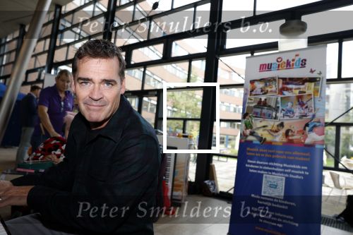 Utrecht 25 oktober 2022
Jeroen v d Boom reikt prijs uit in het Wilhelmina kinderziekenhuis in Utrecht.