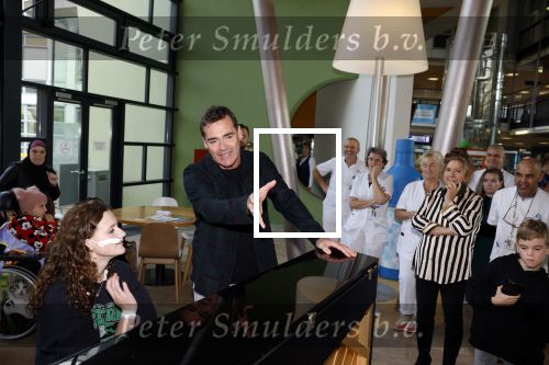 Utrecht 25 oktober 2022
Jeroen v d Boom reikt prijs uit in het Wilhelmina kinderziekenhuis in Utrecht.