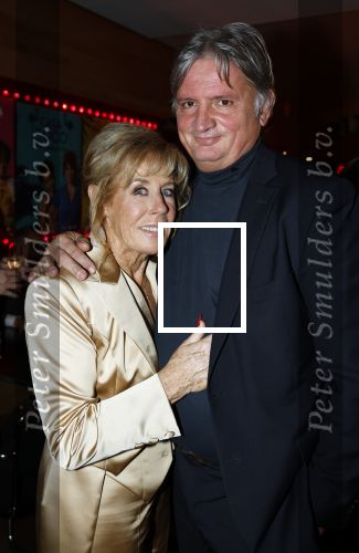 Rotterdam 7 november 2022
Premiere Casa Coco met oa Gerard Cox Joke Bruijs Loes Luca Katja Schuurman Frederique Spigt Bruni Heinke Oscar Aerts Chris Tates Richard Groenendijk en Pamela Teves. Joke met partner Frits Landesbergen
