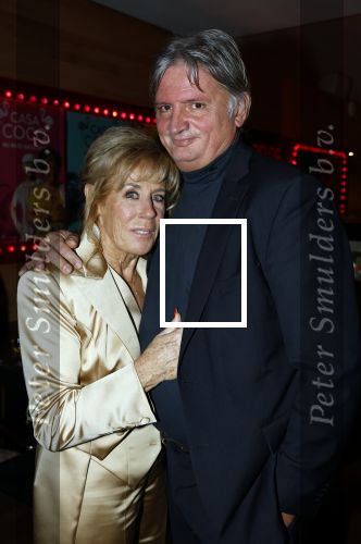 Rotterdam 7 november 2022
Premiere Casa Coco met oa Gerard Cox Joke Bruijs Loes Luca Katja Schuurman Frederique Spigt Bruni Heinke Oscar Aerts Chris Tates Richard Groenendijk en Pamela Teves. Joke met partner Frits Landesbergen
