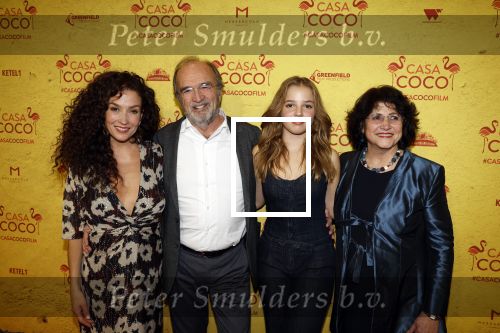 Rotterdam 7 november 2022
Premiere Casa Coco met oa Gerard Cox Joke Bruijs Loes Luca Katja Schuurman Frederique Spigt Bruni Heinke Oscar Aerts Chris Tates Richard Groenendijk en Pamela Teves. Katja met haar ouders en dochter Sammie