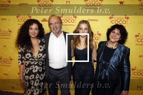 Rotterdam 7 november 2022
Premiere Casa Coco met oa Gerard Cox Joke Bruijs Loes Luca Katja Schuurman Frederique Spigt Bruni Heinke Oscar Aerts Chris Tates Richard Groenendijk en Pamela Teves. Katja met haar ouders en dochter Sammie