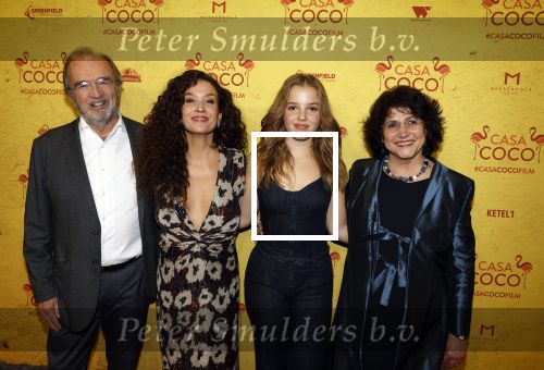Rotterdam 7 november 2022
Premiere Casa Coco met oa Gerard Cox Joke Bruijs Loes Luca Katja Schuurman Frederique Spigt Bruni Heinke Oscar Aerts Chris Tates Richard Groenendijk en Pamela Teves. Katja met haar ouders en dochter Sammie