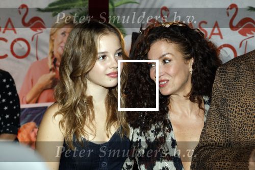 Rotterdam 7 november 2022
Premiere Casa Coco met oa Gerard Cox Joke Bruijs Loes Luca Katja Schuurman Frederique Spigt Bruni Heinke Oscar Aerts Chris Tates Richard Groenendijk en Pamela Teves. Katja en dochter Sammie Romer