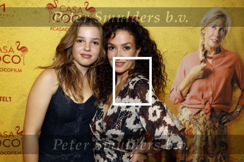 Rotterdam 7 november 2022
Premiere Casa Coco met oa Gerard Cox Joke Bruijs Loes Luca Katja Schuurman Frederique Spigt Bruni Heinke Oscar Aerts Chris Tates Richard Groenendijk en Pamela Teves. Katja en dochter Sammie Romer