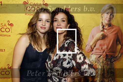 Rotterdam 7 november 2022
Premiere Casa Coco met oa Gerard Cox Joke Bruijs Loes Luca Katja Schuurman Frederique Spigt Bruni Heinke Oscar Aerts Chris Tates Richard Groenendijk en Pamela Teves. Katja en dochter Sammie Romer