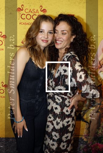 Rotterdam 7 november 2022
Premiere Casa Coco met oa Gerard Cox Joke Bruijs Loes Luca Katja Schuurman Frederique Spigt Bruni Heinke Oscar Aerts Chris Tates Richard Groenendijk en Pamela Teves. Katja en dochter Sammie Romer
