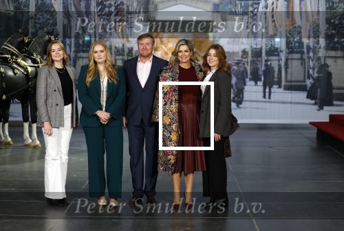 Amsterdam 4 november 2022
Fotomoment met koninklijke familie in de nieuwe kerk waar op dit moment een expositie is van Prinses Juliana.
Aanwezig Koning Willem Alexander Koningin Maxima Prinses Amalia Prinses Ariane en Prinses Alexia.