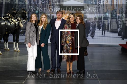 Amsterdam 4 november 2022
Fotomoment met koninklijke familie in de nieuwe kerk waar op dit moment een expositie is van Prinses Juliana.
Aanwezig Koning Willem Alexander Koningin Maxima Prinses Amalia Prinses Ariane en Prinses Alexia.