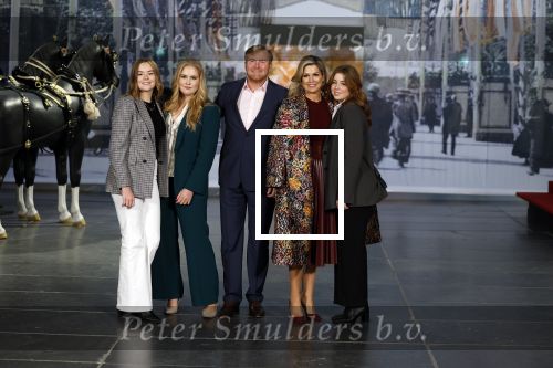 Amsterdam 4 november 2022
Fotomoment met koninklijke familie in de nieuwe kerk waar op dit moment een expositie is van Prinses Juliana.
Aanwezig Koning Willem Alexander Koningin Maxima Prinses Amalia Prinses Ariane en Prinses Alexia.