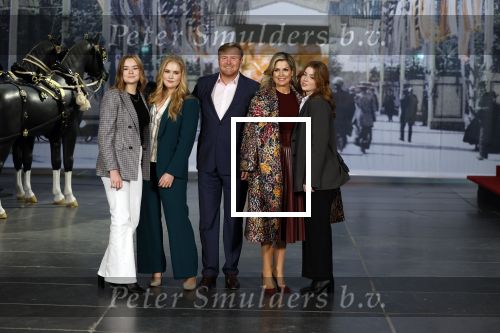 Amsterdam 4 november 2022
Fotomoment met koninklijke familie in de nieuwe kerk waar op dit moment een expositie is van Prinses Juliana.
Aanwezig Koning Willem Alexander Koningin Maxima Prinses Amalia Prinses Ariane en Prinses Alexia.