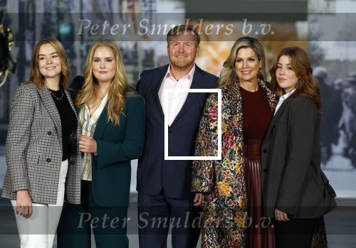 Amsterdam 4 november 2022
Fotomoment met koninklijke familie in de nieuwe kerk waar op dit moment een expositie is van Prinses Juliana.
Aanwezig Koning Willem Alexander Koningin Maxima Prinses Amalia Prinses Ariane en Prinses Alexia.