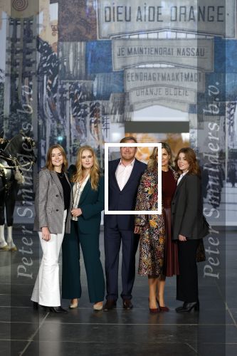 Amsterdam 4 november 2022
Fotomoment met koninklijke familie in de nieuwe kerk waar op dit moment een expositie is van Prinses Juliana.
Aanwezig Koning Willem Alexander Koningin Maxima Prinses Amalia Prinses Ariane en Prinses Alexia.