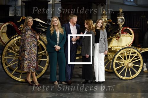 Amsterdam 4 november 2022
Fotomoment met koninklijke familie in de nieuwe kerk waar op dit moment een expositie is van Prinses Juliana.
Aanwezig Koning Willem Alexander Koningin Maxima Prinses Amalia Prinses Ariane en Prinses Alexia.