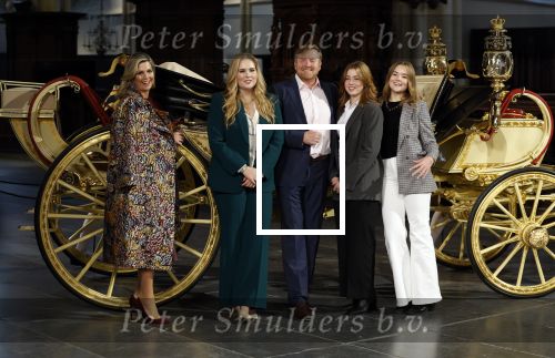 Amsterdam 4 november 2022
Fotomoment met koninklijke familie in de nieuwe kerk waar op dit moment een expositie is van Prinses Juliana.
Aanwezig Koning Willem Alexander Koningin Maxima Prinses Amalia Prinses Ariane en Prinses Alexia.