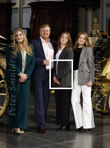 Amsterdam 4 november 2022
Fotomoment met koninklijke familie in de nieuwe kerk waar op dit moment een expositie is van Prinses Juliana.
Aanwezig Koning Willem Alexander Koningin Maxima Prinses Amalia Prinses Ariane en Prinses Alexia.