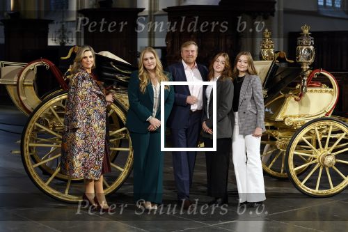 Amsterdam 4 november 2022
Fotomoment met koninklijke familie in de nieuwe kerk waar op dit moment een expositie is van Prinses Juliana.
Aanwezig Koning Willem Alexander Koningin Maxima Prinses Amalia Prinses Ariane en Prinses Alexia.