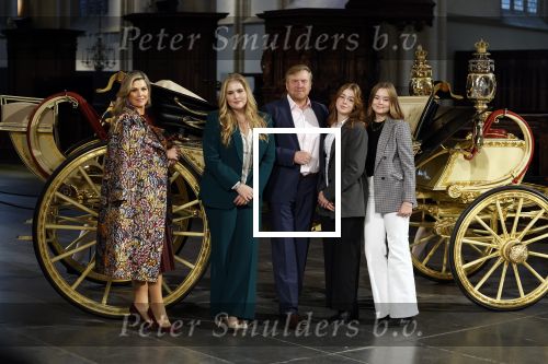Amsterdam 4 november 2022
Fotomoment met koninklijke familie in de nieuwe kerk waar op dit moment een expositie is van Prinses Juliana.
Aanwezig Koning Willem Alexander Koningin Maxima Prinses Amalia Prinses Ariane en Prinses Alexia.