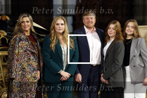 Amsterdam 4 november 2022
Fotomoment met koninklijke familie in de nieuwe kerk waar op dit moment een expositie is van Prinses Juliana.
Aanwezig Koning Willem Alexander Koningin Maxima Prinses Amalia Prinses Ariane en Prinses Alexia.
