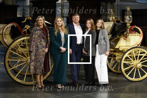 Amsterdam 4 november 2022
Fotomoment met koninklijke familie in de nieuwe kerk waar op dit moment een expositie is van Prinses Juliana.
Aanwezig Koning Willem Alexander Koningin Maxima Prinses Amalia Prinses Ariane en Prinses Alexia.