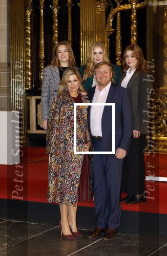 Amsterdam 4 november 2022
Fotomoment met koninklijke familie in de nieuwe kerk waar op dit moment een expositie is van Prinses Juliana.
Aanwezig Koning Willem Alexander Koningin Maxima Prinses Amalia Prinses Ariane en Prinses Alexia.