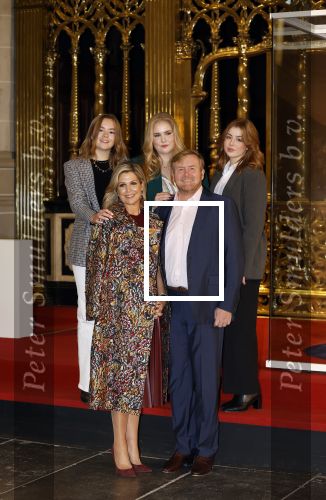 Amsterdam 4 november 2022
Fotomoment met koninklijke familie in de nieuwe kerk waar op dit moment een expositie is van Prinses Juliana.
Aanwezig Koning Willem Alexander Koningin Maxima Prinses Amalia Prinses Ariane en Prinses Alexia.