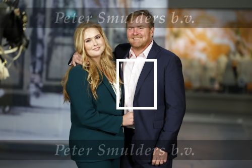 Amsterdam 4 november 2022
Fotomoment met koninklijke familie in de nieuwe kerk waar op dit moment een expositie is van Prinses Juliana.
Aanwezig Koning Willem Alexander Koningin Maxima Prinses Amalia Prinses Ariane en Prinses Alexia.