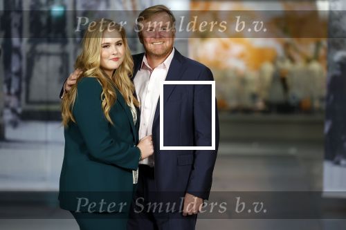 Amsterdam 4 november 2022
Fotomoment met koninklijke familie in de nieuwe kerk waar op dit moment een expositie is van Prinses Juliana.
Aanwezig Koning Willem Alexander Koningin Maxima Prinses Amalia Prinses Ariane en Prinses Alexia.