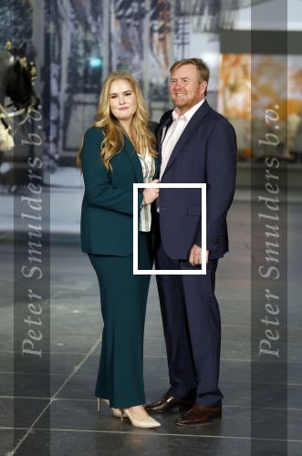 Amsterdam 4 november 2022
Fotomoment met koninklijke familie in de nieuwe kerk waar op dit moment een expositie is van Prinses Juliana.
Aanwezig Koning Willem Alexander Koningin Maxima Prinses Amalia Prinses Ariane en Prinses Alexia.