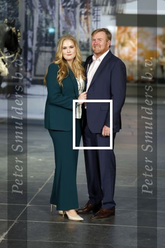 Amsterdam 4 november 2022
Fotomoment met koninklijke familie in de nieuwe kerk waar op dit moment een expositie is van Prinses Juliana.
Aanwezig Koning Willem Alexander Koningin Maxima Prinses Amalia Prinses Ariane en Prinses Alexia.