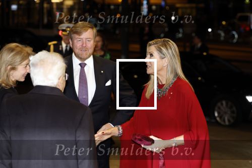 Amsterdam 10 november 2022
De president van Italie Sergio Mattarella ontvangt Koning Willem Alexander en koningin Maxima bij concertgebouw.