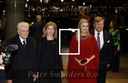 Amsterdam 10 november 2022
De president van Italie Sergio Mattarella ontvangt Koning Willem Alexander en koningin Maxima bij concertgebouw.