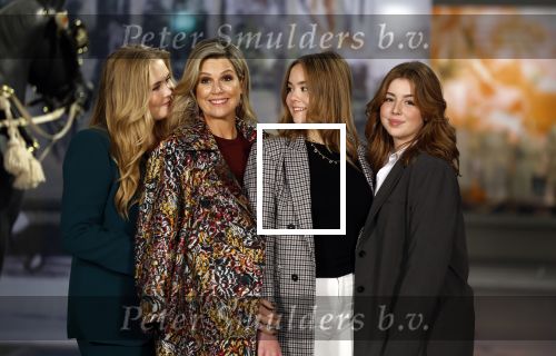 Amsterdam 4 november 2022
Fotomoment met koninklijke familie in de nieuwe kerk waar op dit moment een expositie is van Prinses Juliana.
Aanwezig Koning Willem Alexander Koningin Maxima Prinses Amalia Prinses Ariane en Prinses Alexia.