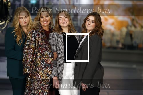 Amsterdam 4 november 2022
Fotomoment met koninklijke familie in de nieuwe kerk waar op dit moment een expositie is van Prinses Juliana.
Aanwezig Koning Willem Alexander Koningin Maxima Prinses Amalia Prinses Ariane en Prinses Alexia.
