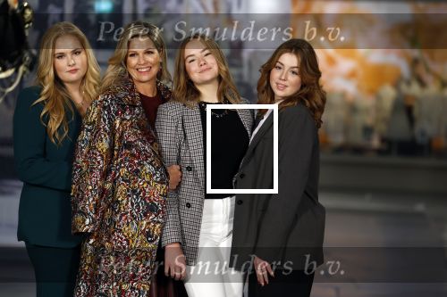 Amsterdam 4 november 2022
Fotomoment met koninklijke familie in de nieuwe kerk waar op dit moment een expositie is van Prinses Juliana.
Aanwezig Koning Willem Alexander Koningin Maxima Prinses Amalia Prinses Ariane en Prinses Alexia.