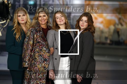 Amsterdam 4 november 2022
Fotomoment met koninklijke familie in de nieuwe kerk waar op dit moment een expositie is van Prinses Juliana.
Aanwezig Koning Willem Alexander Koningin Maxima Prinses Amalia Prinses Ariane en Prinses Alexia.