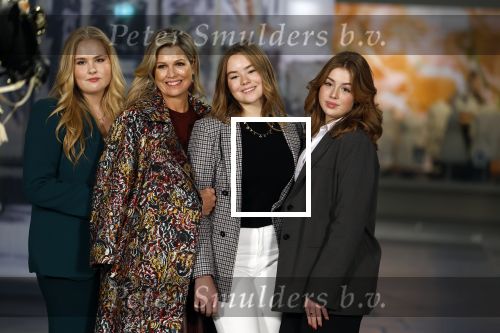 Amsterdam 4 november 2022
Fotomoment met koninklijke familie in de nieuwe kerk waar op dit moment een expositie is van Prinses Juliana.
Aanwezig Koning Willem Alexander Koningin Maxima Prinses Amalia Prinses Ariane en Prinses Alexia.