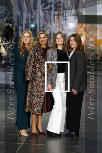 Amsterdam 4 november 2022
Fotomoment met koninklijke familie in de nieuwe kerk waar op dit moment een expositie is van Prinses Juliana.
Aanwezig Koning Willem Alexander Koningin Maxima Prinses Amalia Prinses Ariane en Prinses Alexia.