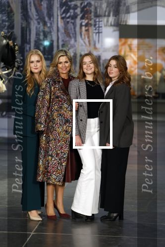 Amsterdam 4 november 2022
Fotomoment met koninklijke familie in de nieuwe kerk waar op dit moment een expositie is van Prinses Juliana.
Aanwezig Koning Willem Alexander Koningin Maxima Prinses Amalia Prinses Ariane en Prinses Alexia.